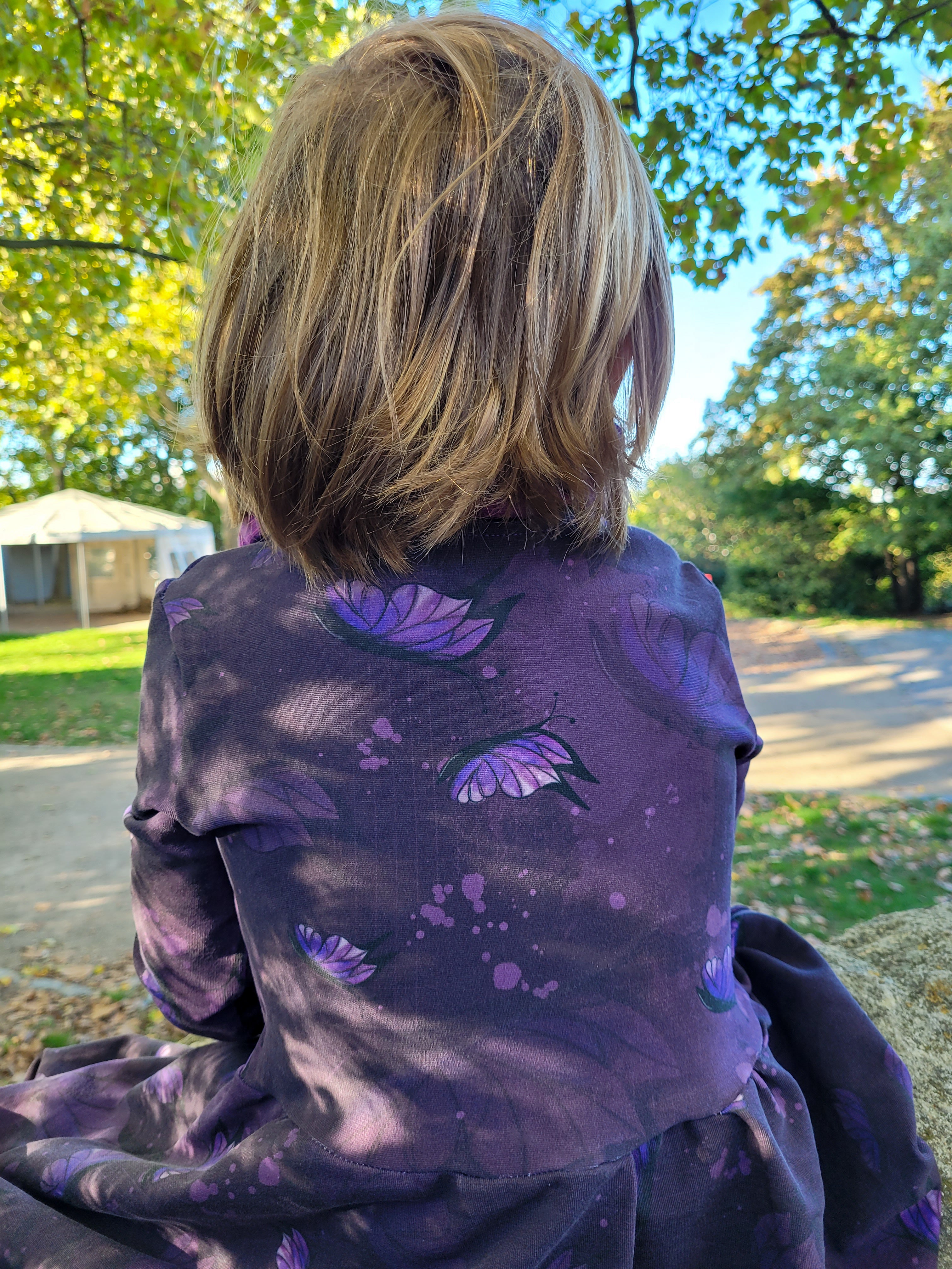 Lila Schmetterling Stoff Eigenproduktion
Dauervorbestellung